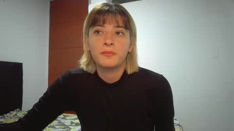 Mia-foster online show from April 23, 2026, 1:51 am