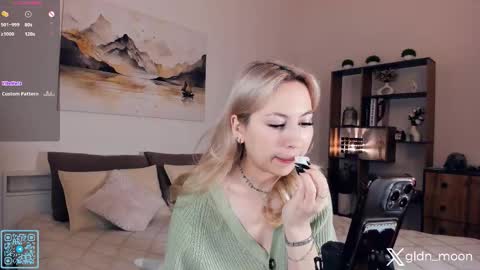 Snapshot of _golden_moon_ chatting on October 25, 2025, 7:41 pm Rina online show from October 25, 2025, 7:41 pm