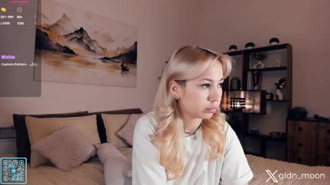 Snapshot of _golden_moon_ chatting on October 29, 2025, 11:17 pm Rina online show from October 29, 2025, 11:17 pm