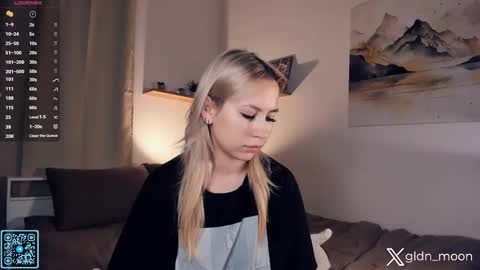 Snapshot of _golden_moon_ chatting on November 1, 2025, 7:38 pm Rina online show from November 1, 2025, 7:38 pm