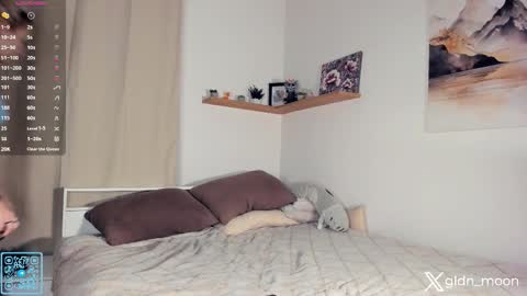 Snapshot of _golden_moon_ chatting on November 4, 2025, 8:19 pm Rina online show from November 4, 2025, 8:19 pm