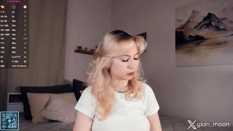 Snapshot of _golden_moon_ chatting on November 15, 2025, 9:21 pm Rina online show from November 15, 2025, 9:21 pm