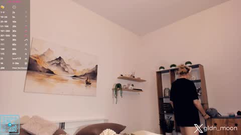 Snapshot of _golden_moon_ chatting on November 23, 2025, 7:35 pm Rina online show from November 23, 2025, 7:35 pm