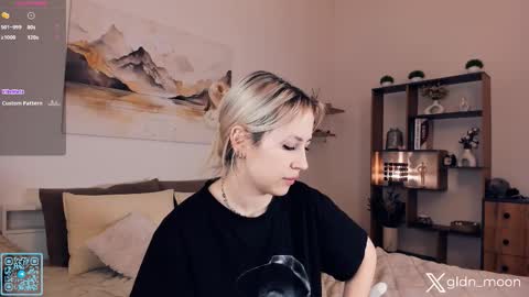 Snapshot of _golden_moon_ chatting on December 14, 2025, 8:02 pm Rina online show from December 14, 2025, 8:02 pm