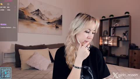 Snapshot of _golden_moon_ chatting on December 18, 2025, 8:48 pm Rina online show from December 18, 2025, 8:48 pm