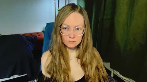 Snapshot of _goldilocks__ chatting on September 26, 2025, 7:01 am _goldilocks__ online show from September 26, 2025, 7:01 am