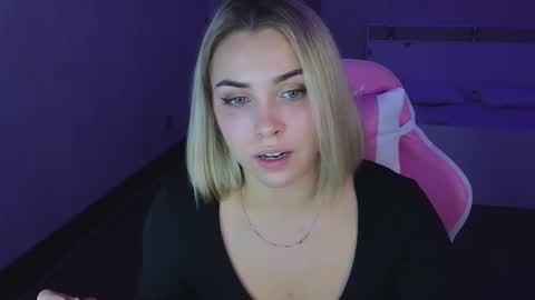 _gravity online show from October 17, 2025, 8:11 pm