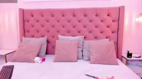 Snapshot of _hanna_bakerr_ chatting on November 11, 2025, 9:26 pm Hanna online show from November 11, 2025, 9:26 pm