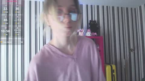 Snapshot of _hanna_moon_ chatting on December 27, 2024, 9:17 am Hannaolotl online show from December 27, 2024, 9:17 am