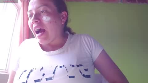 Snapshot of _honey1_ chatting on February 5, 2026, 7:51 pm Honey online show from February 5, 2026, 7:51 pm