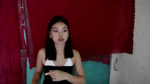 _honeyletxx online show from September 26, 2025, 10:52 am