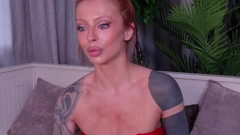 Snapshot of _honeymoney chatting on May 2, 2026, 7:13 am Lana online show from May 2, 2026, 7:13 am