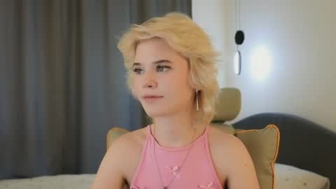 Snapshot of _honnyland chatting on June 15, 2026, 1:13 pm Alisha online show from June 15, 2026, 1:13 pm