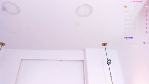 Snapshot of _huge_boobs_ebony chatting on January 24, 2025, 1:56 am Darlis online show from January 24, 2025, 1:56 am