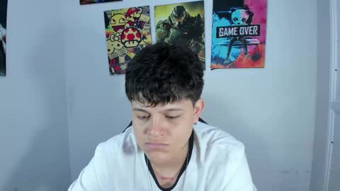 Snapshot of _ian_sweet chatting on December 16, 2025, 7:19 pm ian online show from December 16, 2025, 7:19 pm