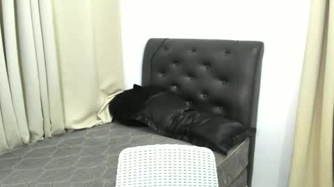 Snapshot of _imwithyou69_ chatting on November 30, 2025, 5:17 pm yanie online show from November 30, 2025, 5:17 pm