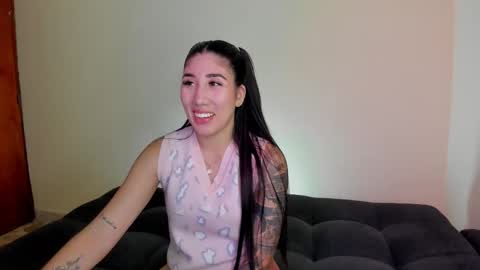 Snapshot of _isabella99_ chatting on December 23, 2025, 6:00 am Isabella online show from December 23, 2025, 6:00 am