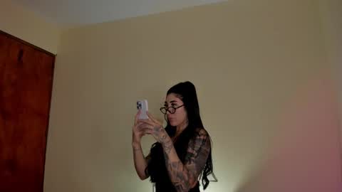 Snapshot of _isabella99_ chatting on January 6, 2026, 11:40 pm Isabella online show from January 6, 2026, 11:40 pm