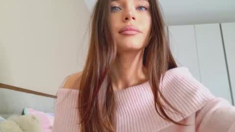 isia online show from December 20, 2025, 7:59 am