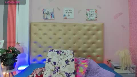 Snapshot of _jade_01 chatting on October 6, 2025, 12:02 pm J A D E online show from October 6, 2025, 12:02 pm