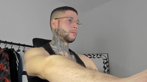 jeison online show from November 4, 2025, 9:25 pm