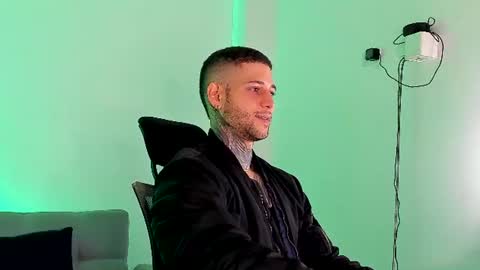 Snapshot of _jamesleandros chatting on July 7, 2026, 6:45 pm jeison online show from July 7, 2026, 6:45 pm