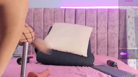 Snapshot of _jasmine_blush chatting on November 12, 2025, 2:17 pm Jasmine online show from November 12, 2025, 2:17 pm