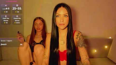 Jess blond and Leila brunette online show from March 16, 2026, 11:47 am