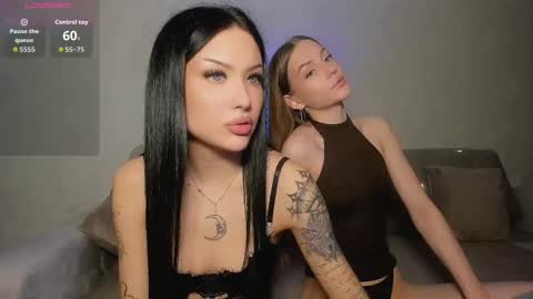 Jess blond and Leila brunette online show from March 22, 2026, 9:45 am