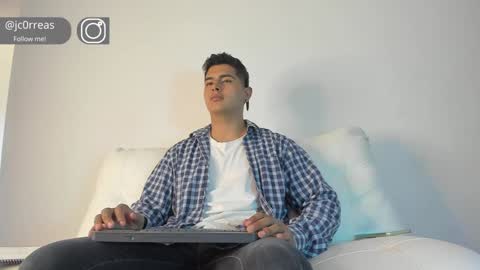 _juanes__ online show from December 18, 2024, 6:25 pm