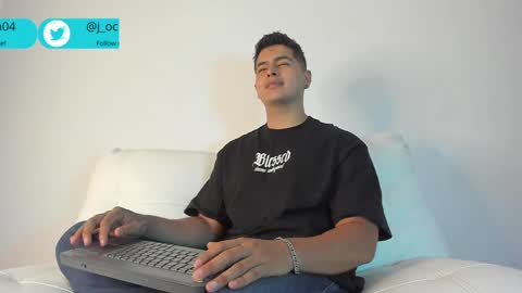 _juanes__ online show from December 19, 2024, 6:45 pm