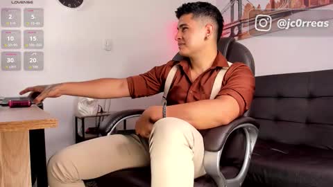 _juanes__ online show from November 11, 2025, 10:32 pm