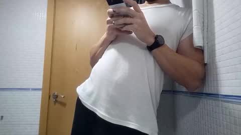 Snapshot of _julian_69 chatting on November 26, 2025, 6:31 pm Jonnhy online show from November 26, 2025, 6:31 pm