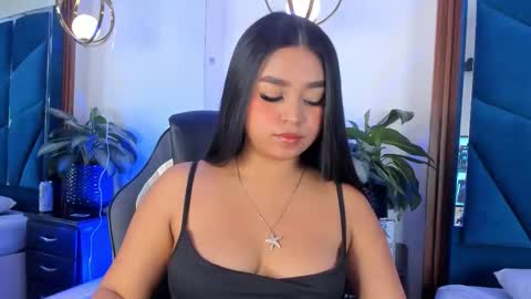 _julisweet_ online show from November 27, 2025, 12:18 pm