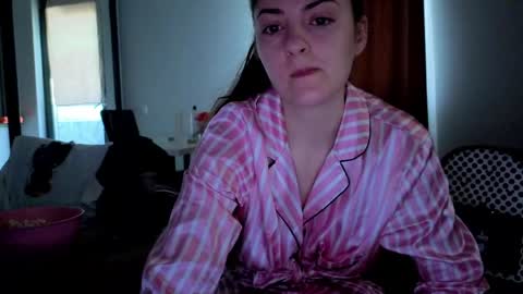 Snapshot of _just_a_simple_girl chatting on April 27, 2026, 6:33 am _just_a_simple_girl online show from April 27, 2026, 6:33 am