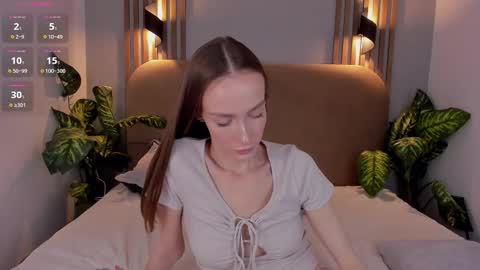 Kira online show from November 12, 2025, 7:31 am