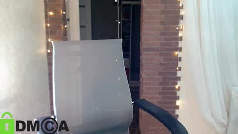  karolina online show from November 10, 2025, 4:17 pm