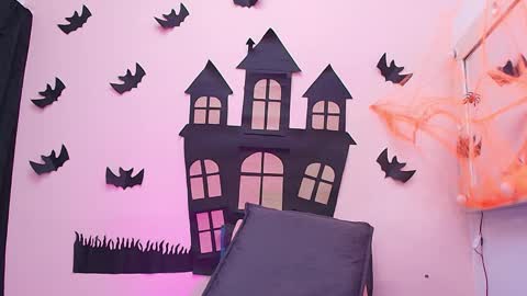 Kendall online show from October 25, 2025, 12:02 pm