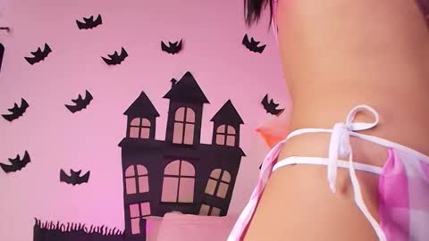 Kendall online show from October 31, 2025, 11:55 am