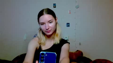_kikiclark_ online show from October 9, 2025, 12:03 pm