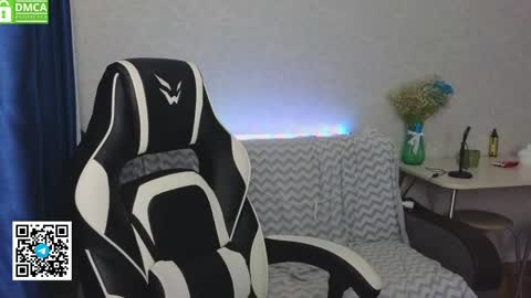 Snapshot of _kirieshka chatting on June 1, 2026, 1:35 pm Molly Emily online show from June 1, 2026, 1:35 pm