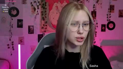 _kitekat_ online show from October 31, 2025, 10:38 am