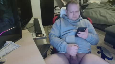 Snapshot of _kitsu_ chatting on December 17, 2025, 3:51 pm _kitsu_ online show from December 17, 2025, 3:51 pm