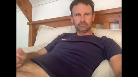 Kiwi online show from November 5, 2025, 11:05 pm