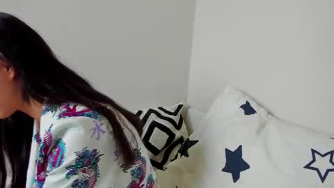 Snapshot of _kyragrothen_ chatting on April 2, 2026, 8:12 am Lelya online show from April 2, 2026, 8:12 am