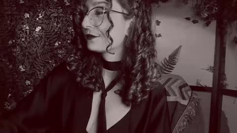 Snapshot of _lady_luna_ chatting on December 27, 2024, 12:18 am Lady Luna online show from December 27, 2024, 12:18 am