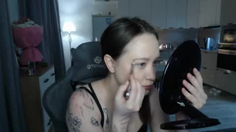 _lalune_ online show from February 23, 2026, 2:58 pm