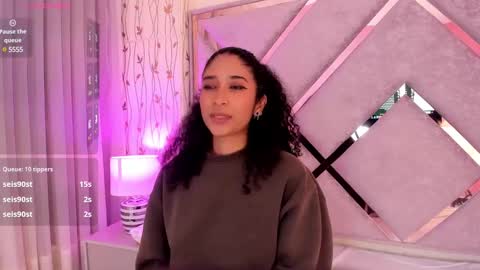 Lanna  online show from January 13, 2025, 10:03 am