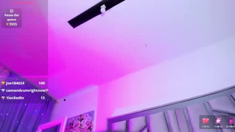 Lanna  online show from February 26, 2025, 3:08 pm