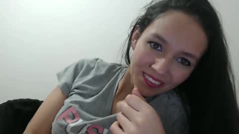 Snapshot of _laureneyes chatting on December 14, 2024, 4:01 am Lauren 3 online show from December 14, 2024, 4:01 am